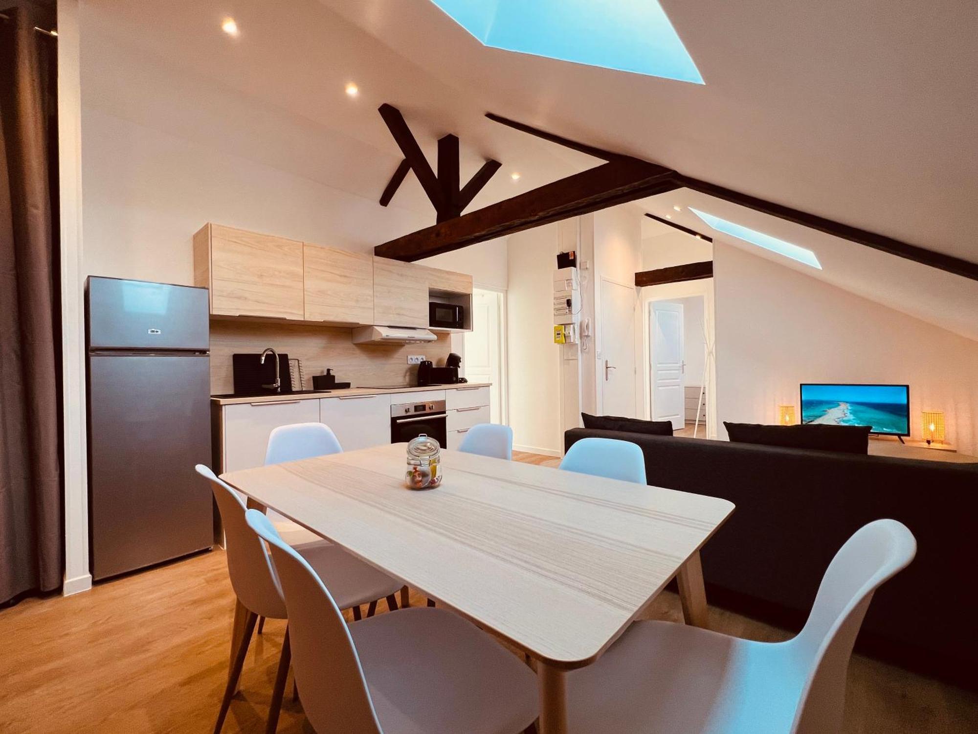 L'Ibiza - Home Homy Montluçon Esterno foto